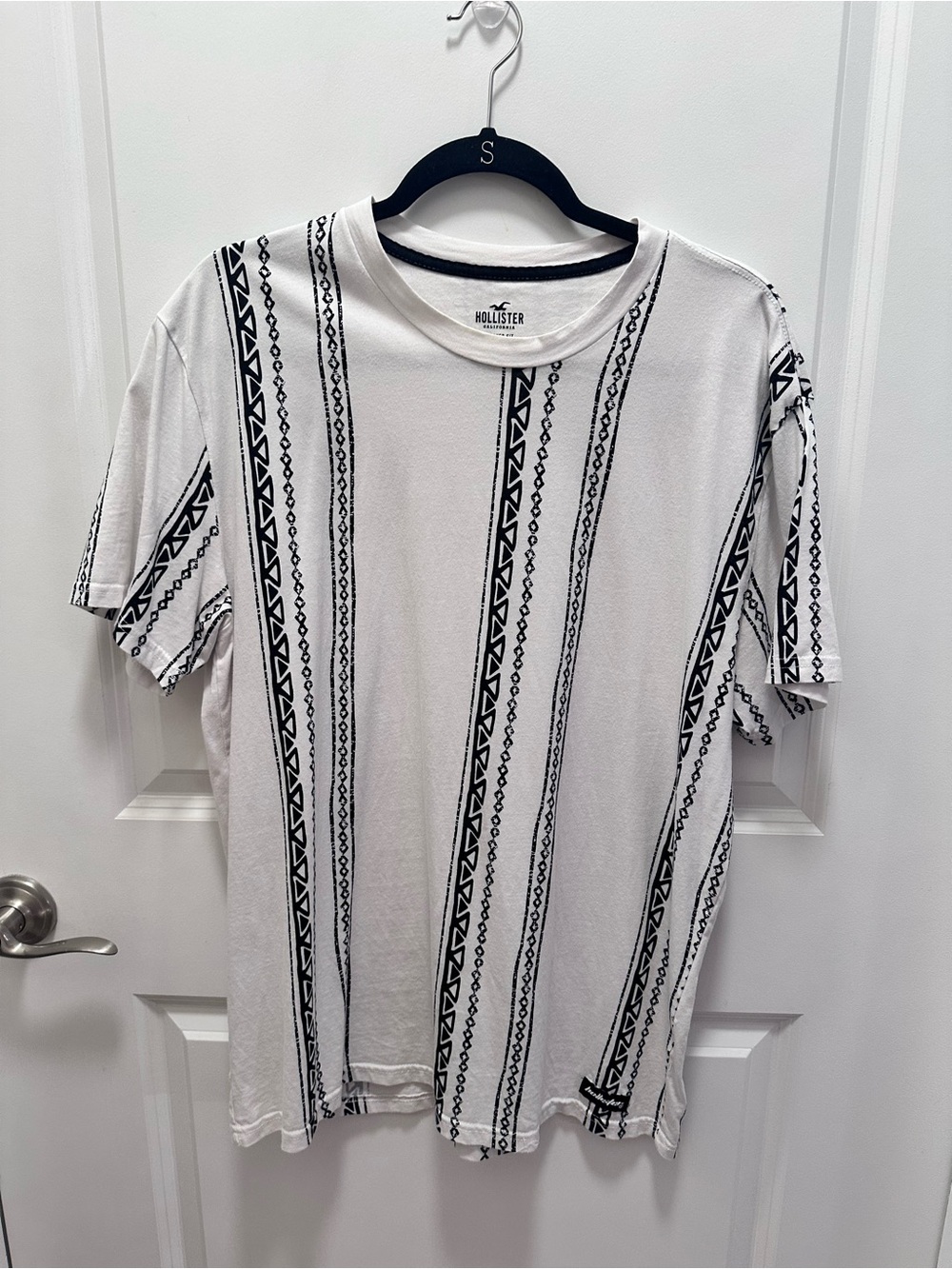 Hollister White Short-Sleeve Tee with Black Tribal Stripes